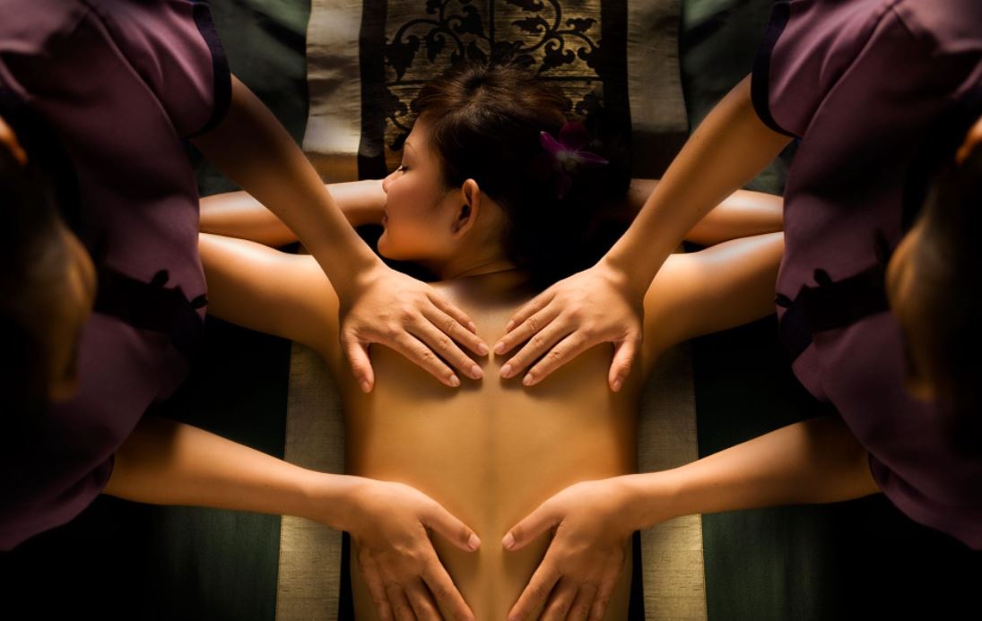 Four Hands Massage- A Must Therapy For Ultimate Relaxation